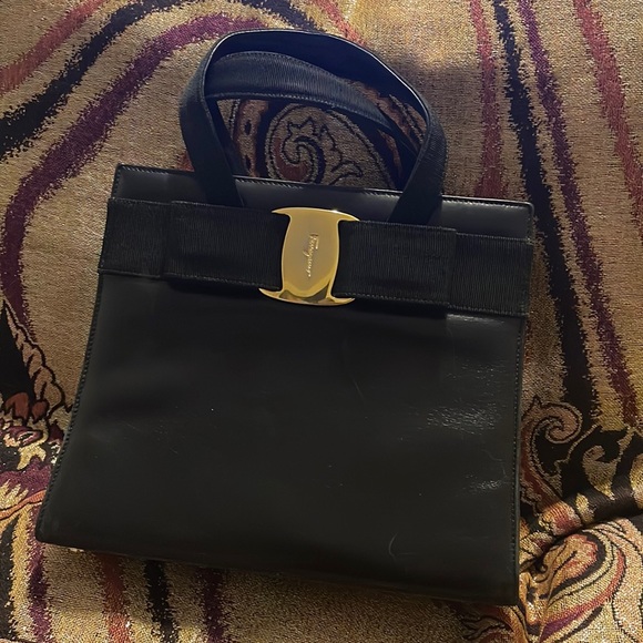 Auth S.Ferragamo Women's Black Drawstring Leather Bag
